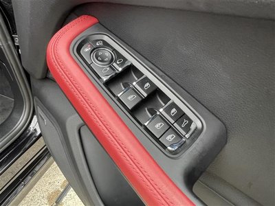 2021 Porsche MACAN thumbnail 23
