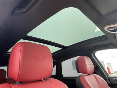 2021 Porsche MACAN thumbnail 32