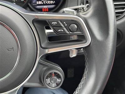 2021 Porsche MACAN photo 4