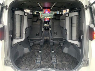 صورة 38 لـ 2023 Toyota ALPHARD