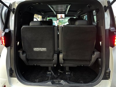 صورة 28 لـ 2023 Toyota ALPHARD