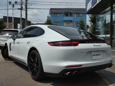 2018 Porsche PANAMERA — миниатюра 3