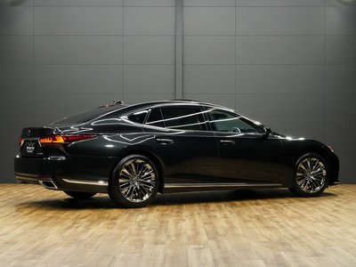 2023 Lexus LS photo 14