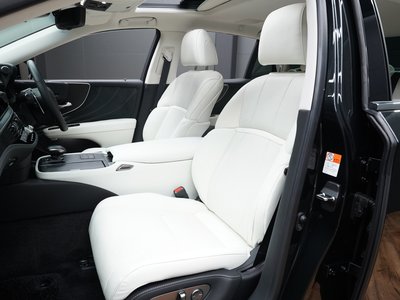 2023 Lexus LS thumbnail 21