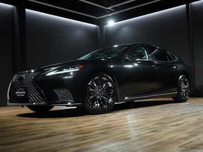 2023 Lexus LS thumbnail 24