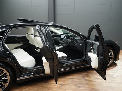 2023 Lexus LS thumbnail 65