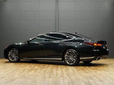 2023 Lexus LS photo 13