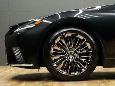 2023 Lexus LS thumbnail 30