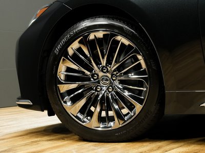2023 Lexus LS photo 8