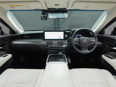 2023 Lexus LS photo 5