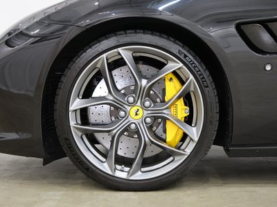2020 Ferrari GTC4 LUSSO — фото 9