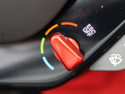 صورة 8 لـ 2025 Ferrari 296 GTS