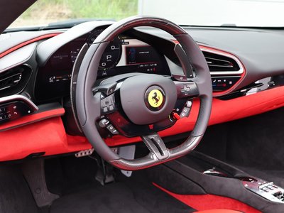 صورة 4 لـ 2025 Ferrari 296 GTS