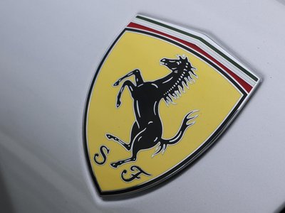 صورة 13 لـ 2025 Ferrari 296 GTS