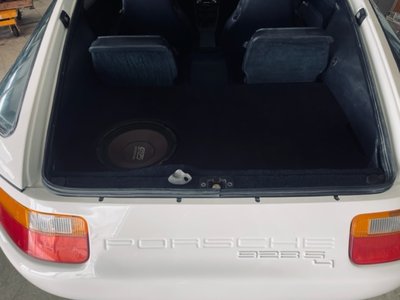 1988 Porsche 928 照片 23