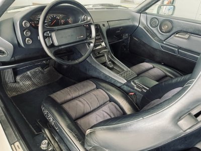 1988 Porsche 928 照片 30