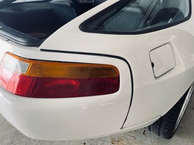 1988 Porsche 928 照片 33