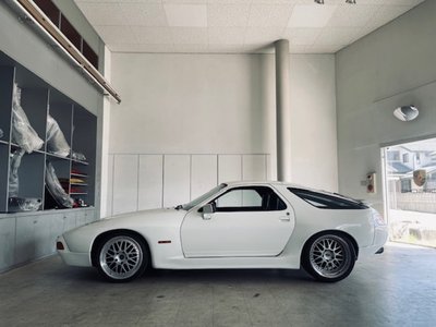 1988 Porsche 928 photo 1