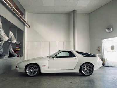 1988 Porsche 928 照片 41