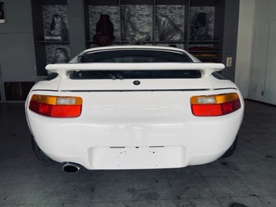 1988 Porsche 928 照片 17
