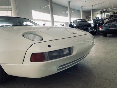 1988 Porsche 928 照片 20