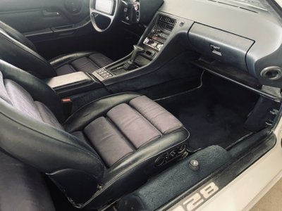 1988 Porsche 928 照片 25