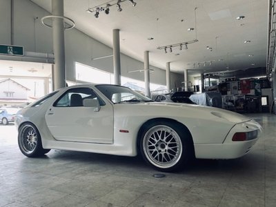 1988 Porsche 928 photo 2