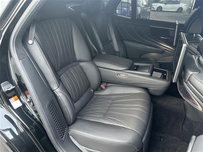 2017 Lexus LS photo 15