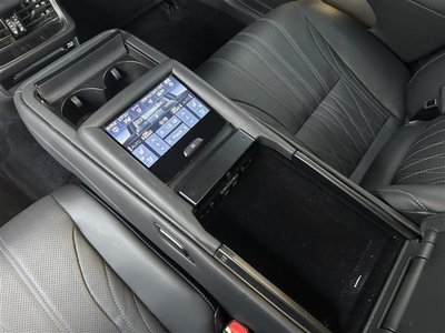 2017 Lexus LS thumbnail 20