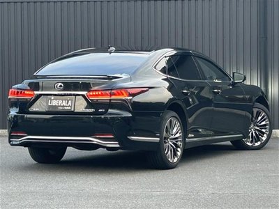 2017 Lexus LS photo 9