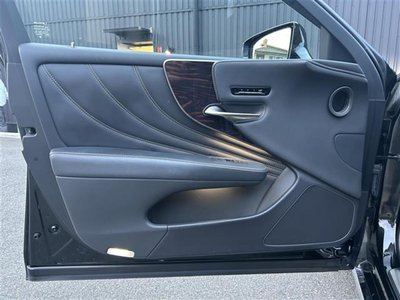 2017 Lexus LS thumbnail 40