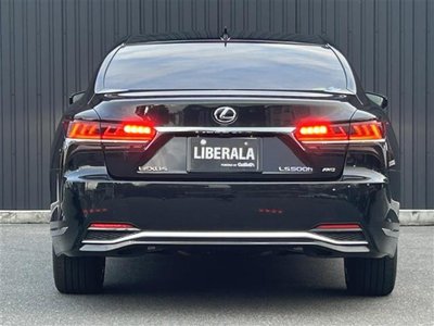2017 Lexus LS photo 8