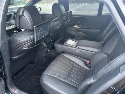 2017 Lexus LS thumbnail 18