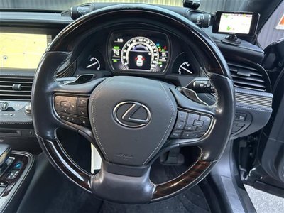 2017 Lexus LS thumbnail 30