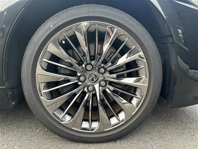 2017 Lexus LS photo 10
