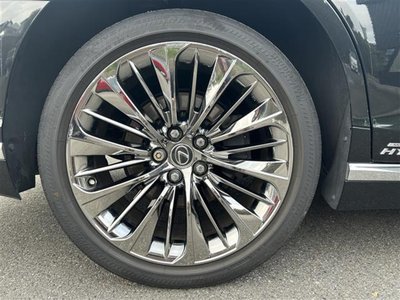 2017 Lexus LS photo 11