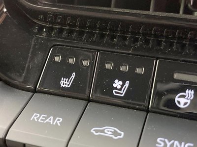 صورة 65 لـ 2024 Toyota LAND CRUISER 250