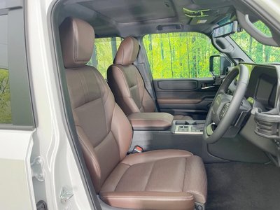 صورة 8 لـ 2024 Toyota LAND CRUISER 250