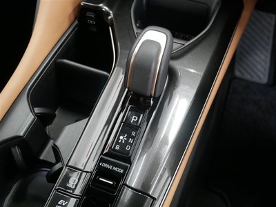 صورة مصغرة 28 لـ 2025 Toyota CROWN SPORT