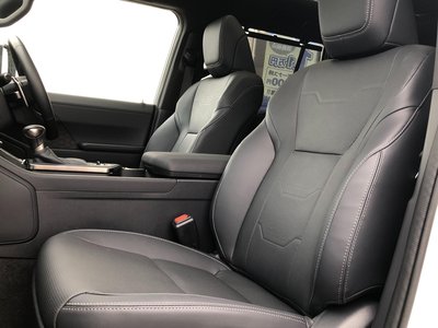 صورة 56 لـ 2025 Lexus GX