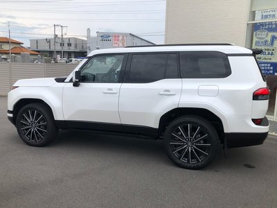 صورة 70 لـ 2025 Lexus GX