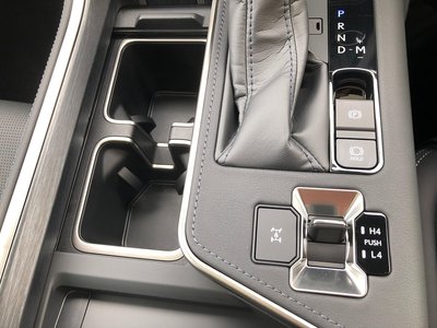 صورة 30 لـ 2025 Lexus GX