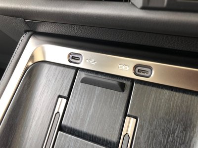 صورة 28 لـ 2025 Lexus GX