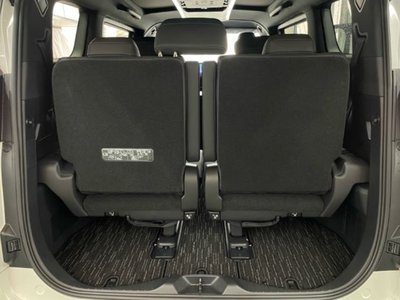 صورة 70 لـ 2025 Toyota ALPHARD
