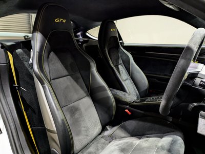 2020 Porsche 718 thumbnail 18