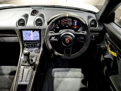 2020 Porsche 718 thumbnail 22