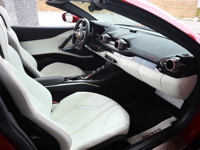 2020 Ferrari 812 GTS 照片 15