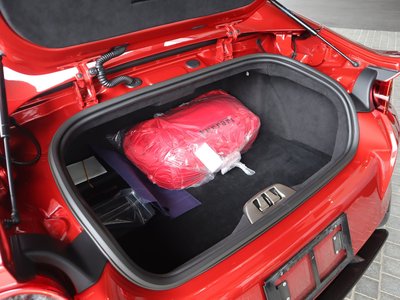 صورة 17 لـ 2020 Ferrari 812 GTS