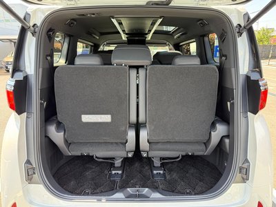 صورة 14 لـ 2024 Toyota ALPHARD