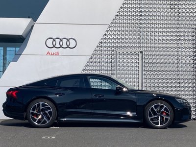 صورة 59 لـ 2021 AUDI E-TRON GT QUATTRO
